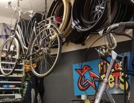 Koop je nieuwe fiets tweedehands, of laat je oude repareren